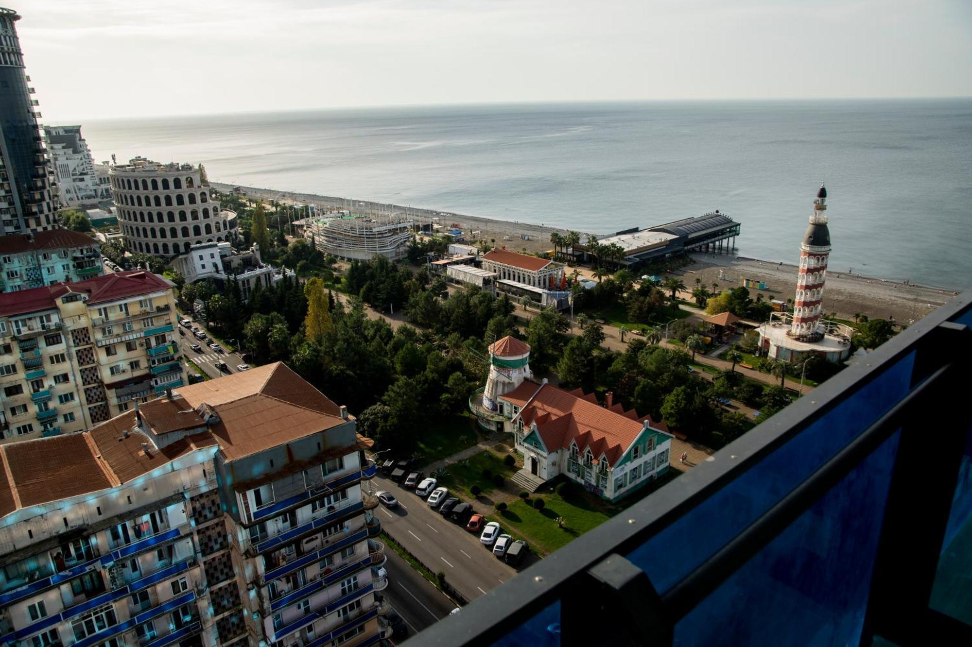 Orbi City 24-7 Panoramic Views Batumi Exterior photo